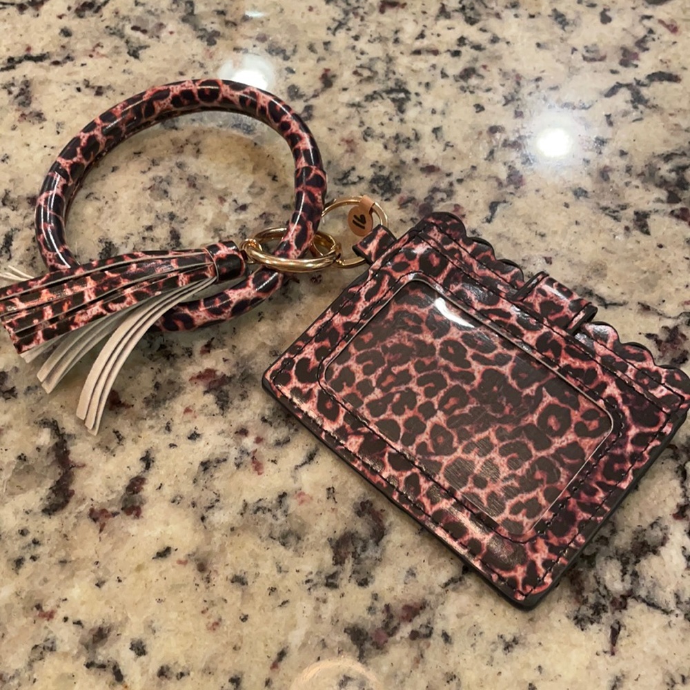 New boutique wallet with bracelet